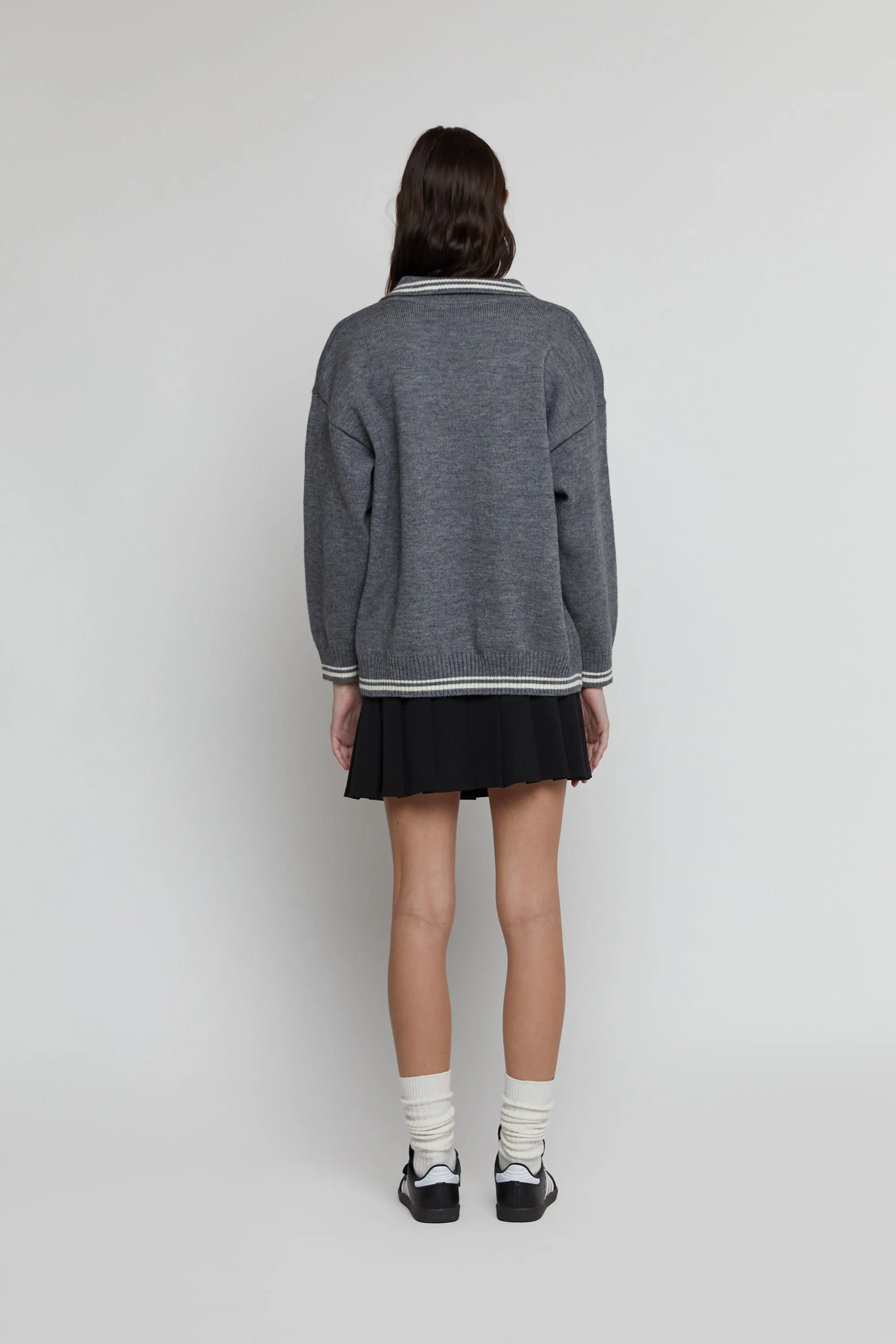 CONTRAST TRIM COLLARED SWEATER