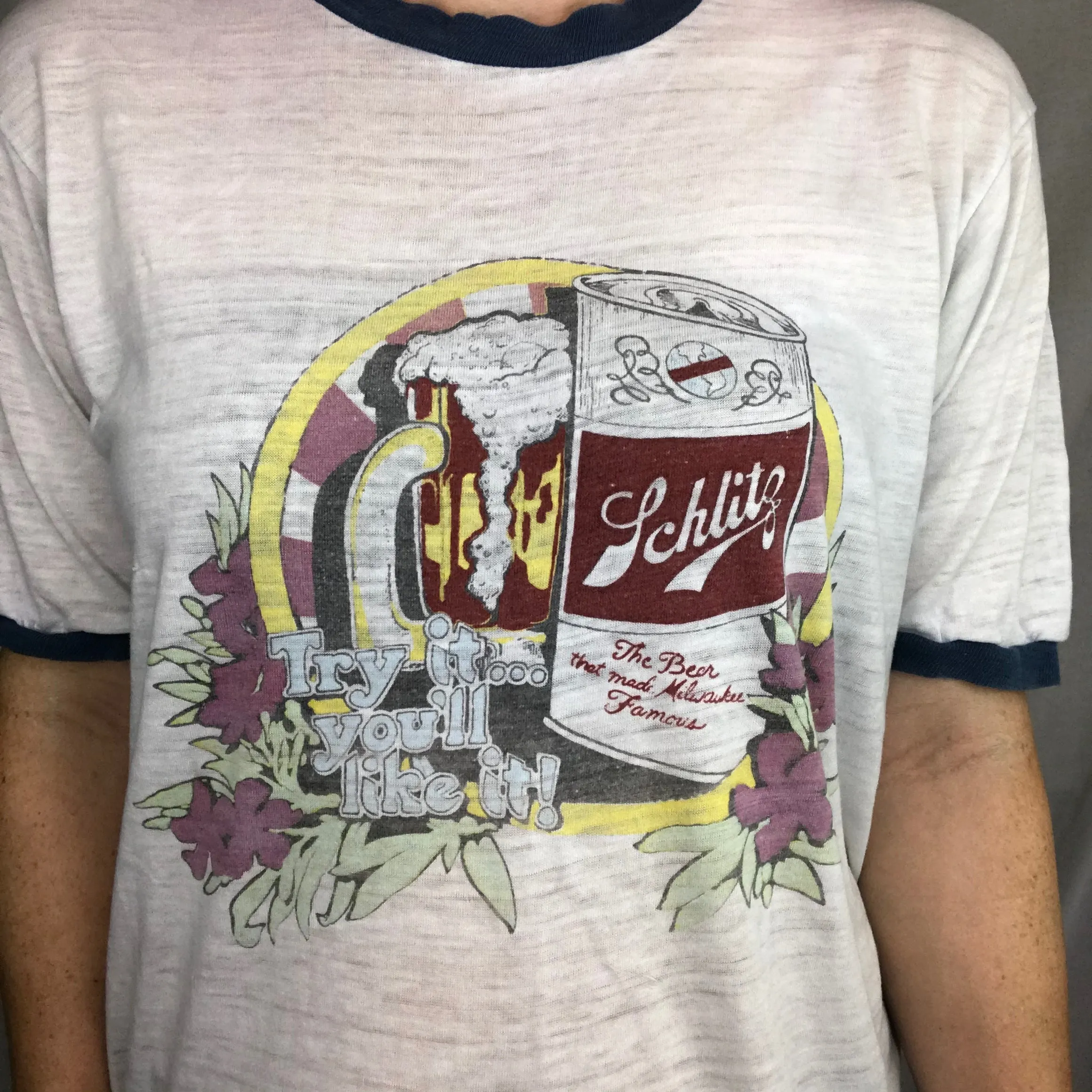 Vintage 70s | Rare Schlitz Beer Ringer Novelty Tee Soft USA T Shirt | Size M/L